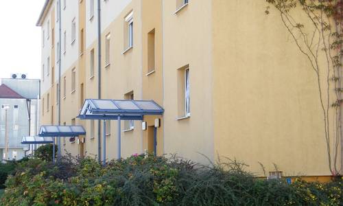 Ein Umzug, der sich lohnt! - Renovierte und helle Wohnung mit sonnigem Balkon in ruhiger Nebenstraße gelegen