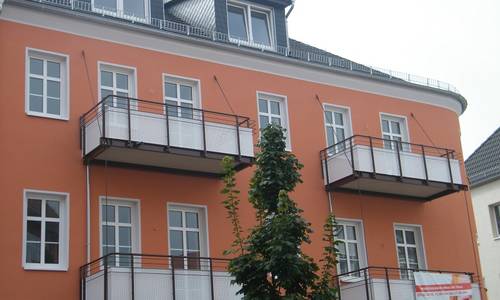Das besondere Angebot! - Schöne und moderne Altbauwohnung mit Balkon in zentraler Lage