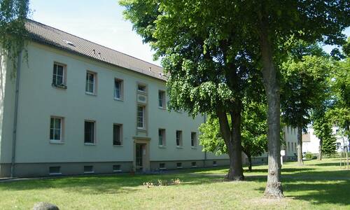 Nur wenige Stufen zu Ihrem neuen Heim - Gemütliche 1-Raum-Altbauwohnung direkt im Erdgeschoss gelegen