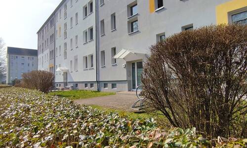 Zum Einzug bereit! - Sonnige Familienwohnung mit gemütlichem Balkon in beliebter Lage
