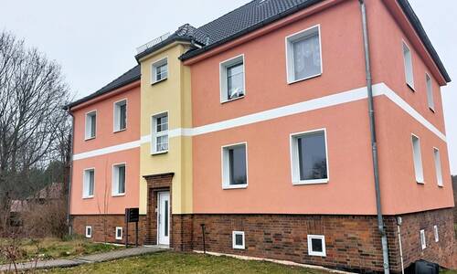 Ideal für Pendler und Gartenfreunde! - Charmante Altbauwohnung direkt im Erdgeschoss gelegen