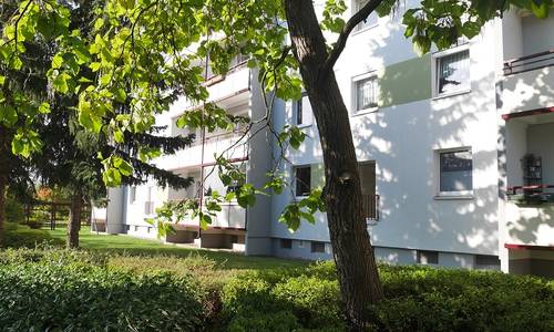 Ausreichend Platz zum günstigen Preis - Geräumige Wohnung in zentraler Lage zu vermieten!